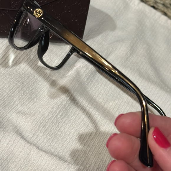 Gucci eyeglasses with Gucci eyeglasses case. Excellent condition. Black and gold - Picture 7 of 12